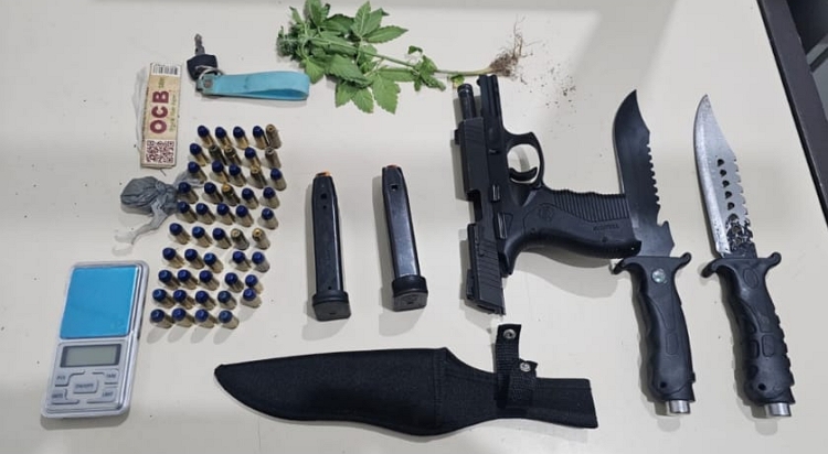PM CUMPRE MANDADO DE PRISÃO E APREENDE ARMA, MUNIÇÕES E MOTOS COM INDÍCIOS DE ADULTERAÇÃO EM SALGUEIRO